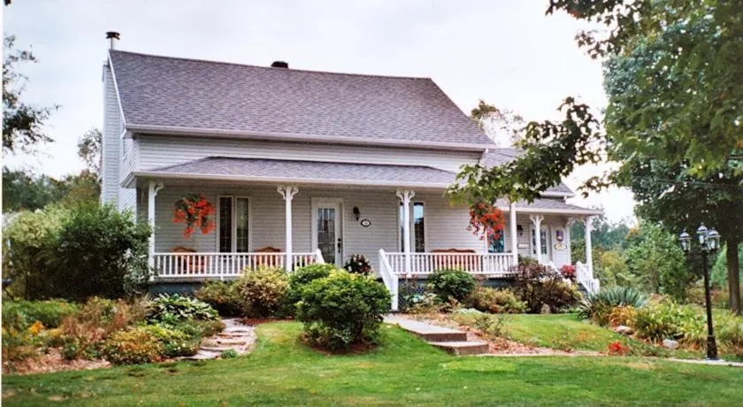 Au domaine Gîte À la Vallée des Roseaux - Image 1