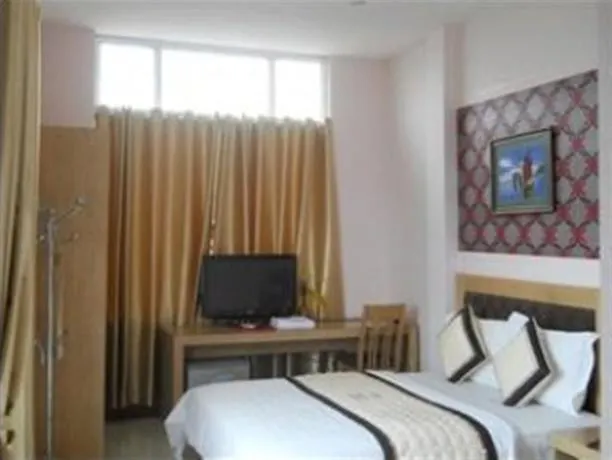 Red Hotel - Image 1