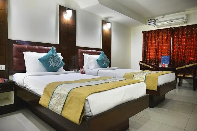 OYO Rooms Masab Tank Flyover - Image 1