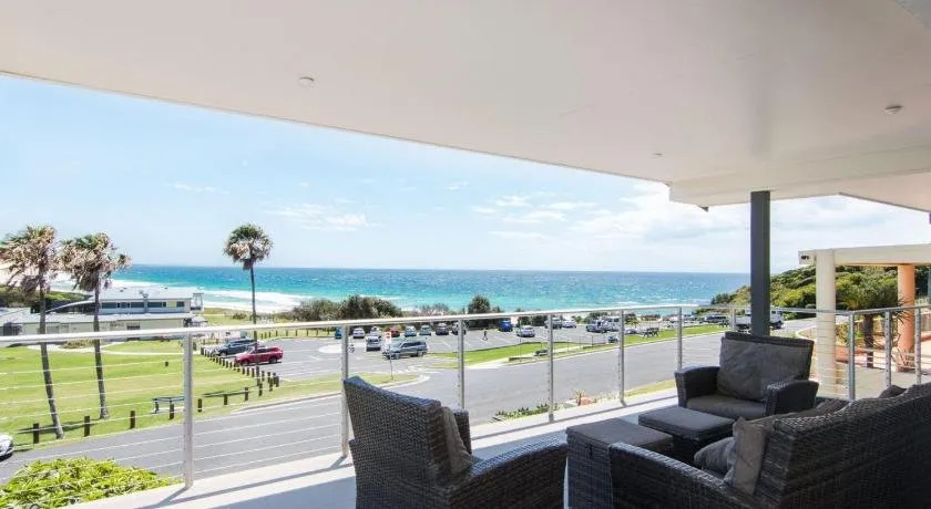 12 Cliff Road - Image 1