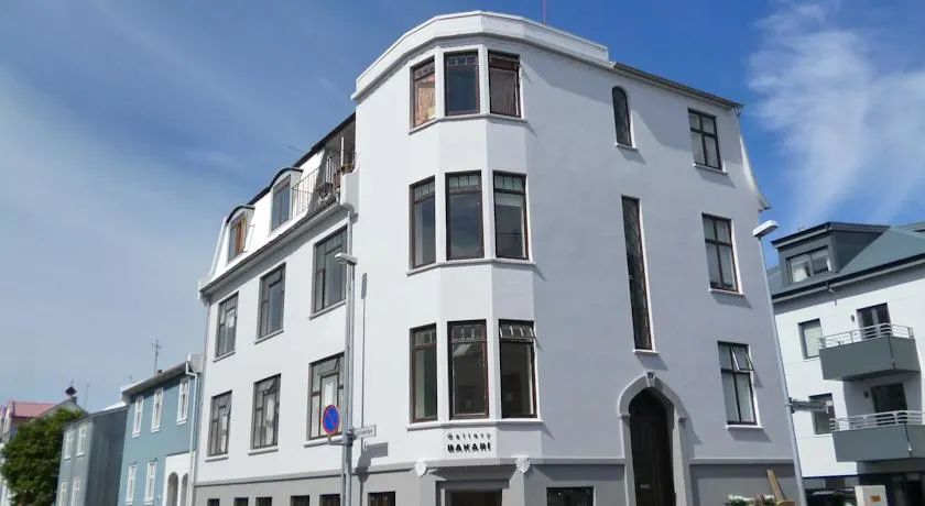 Arni's Place - Image 1