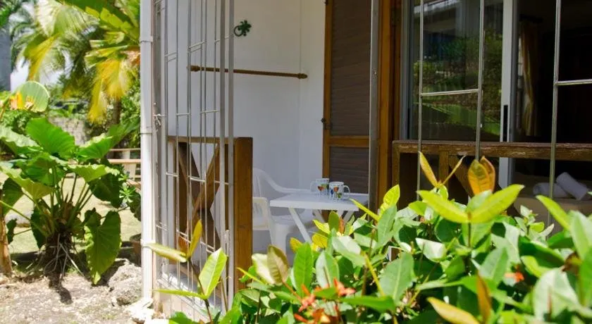 Cherry Tree Apartments - Image 1