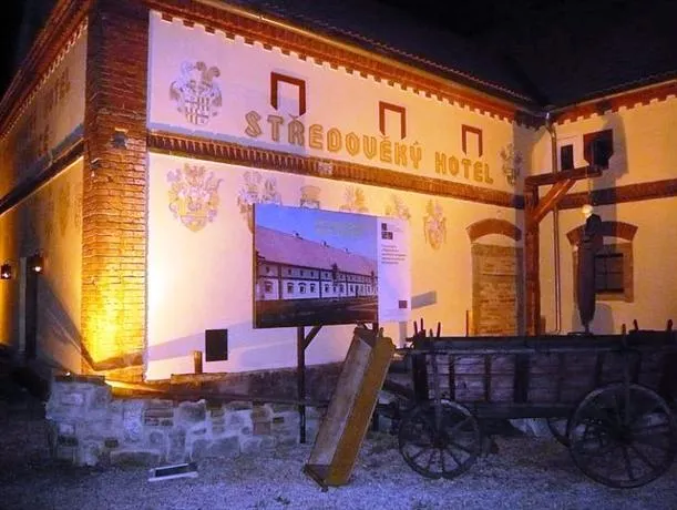 Stredoveky Hotel Detenice - Image 1