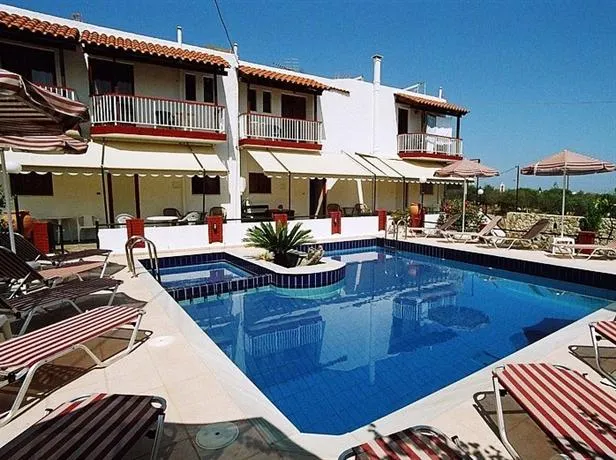 Villa Rosa Apartments - Image 1