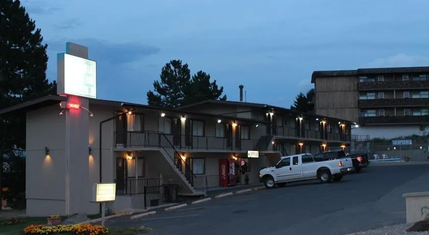 Columbia Motor Inn - Image 1