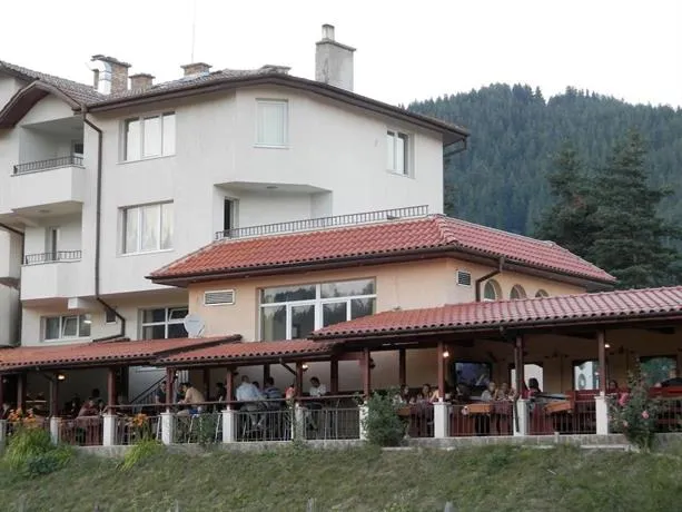 Family Hotel Daisy - Image 1
