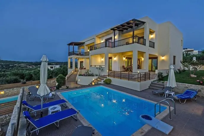 Family Villa Rousa in Rethymno with Pool, BBQ and Kids Area - Image 1