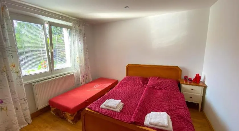 3 Bedroom apartment in the part of the city - Image 1
