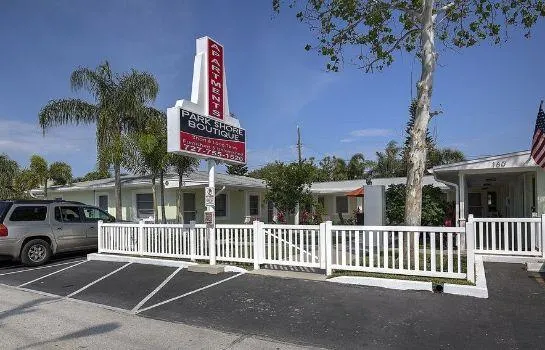 Park Shore Suites Unit 2 - Image 1