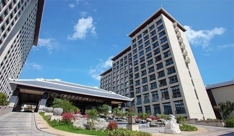 Jinghai Hotel & Resort - Image 1