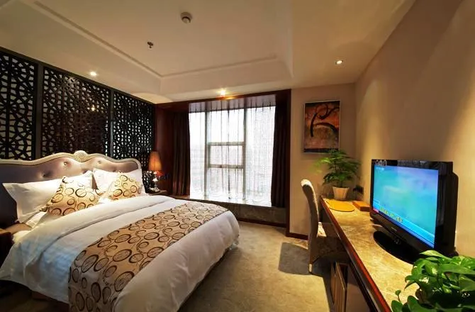 Summer Cambridge Hotel - Image 1