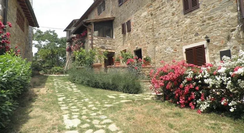 Montebeni Apartments - Image 1