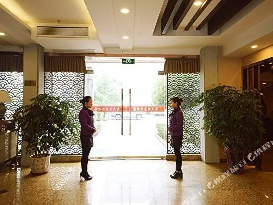 DIANDA HOTEL - Image 1