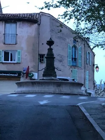 Villa St. Cezaire - Image 1