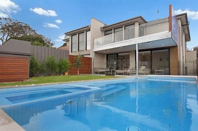 Beechwood Luxury - Image 1