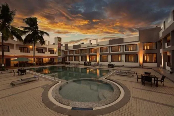 Lords Resort - Image 1