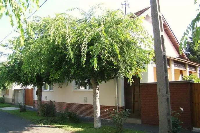 Hajnal Apartman - Image 1