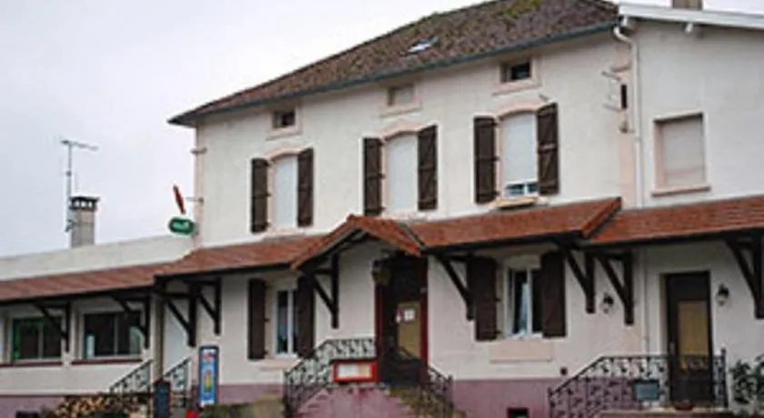 Le Moulin Rouge - Image 1