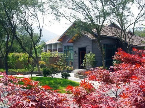 Suzhou Greendoor Resort Hotel - Image 1