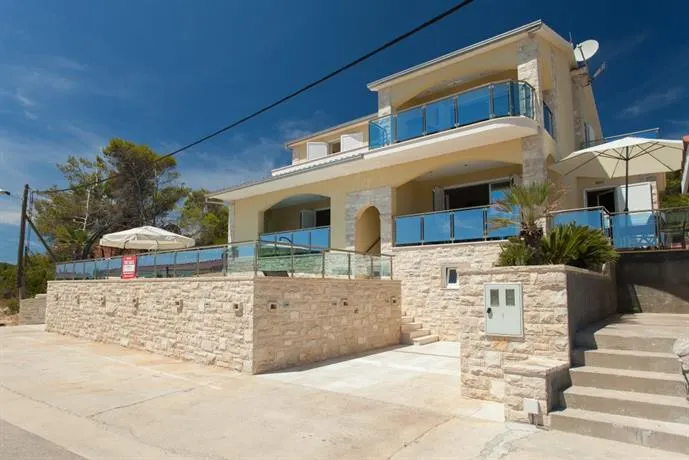 CINTRO.com Apartments Prizba Korcula - Image 1