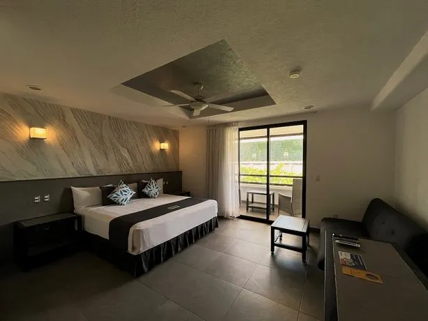 Aspira Hotel Playa del Carmen - Image 1