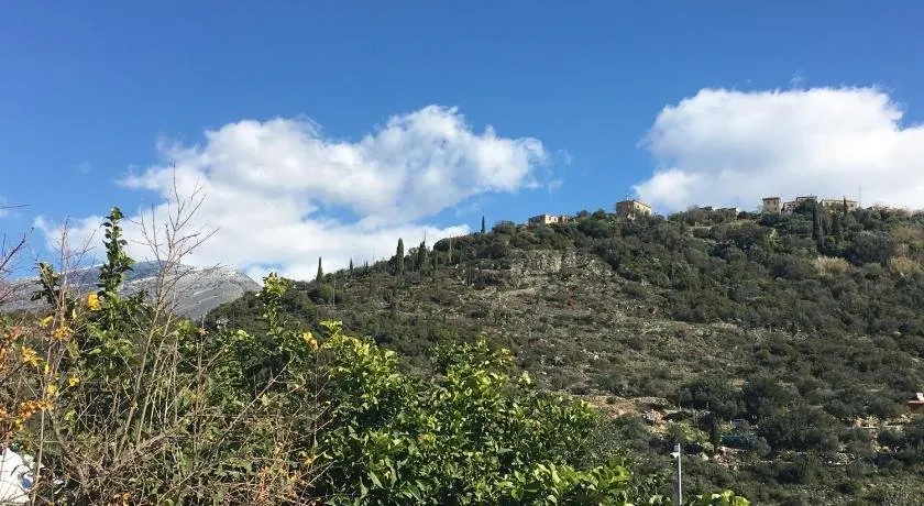 Gika's Hill Stone House - Image 1