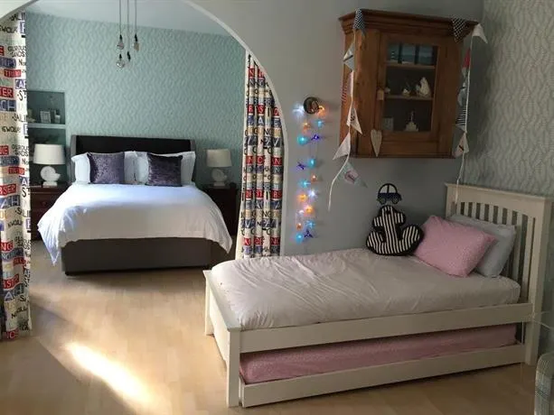 The Captains Quarters - Image 1