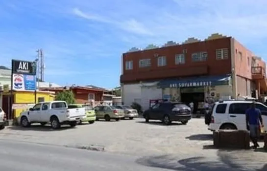 Sint Maarten International Guesthouse - Image 1