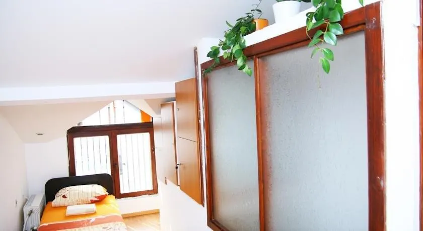 Shanti Apartment - Image 1