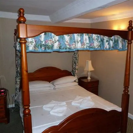Manor House Hotel - Image 1
