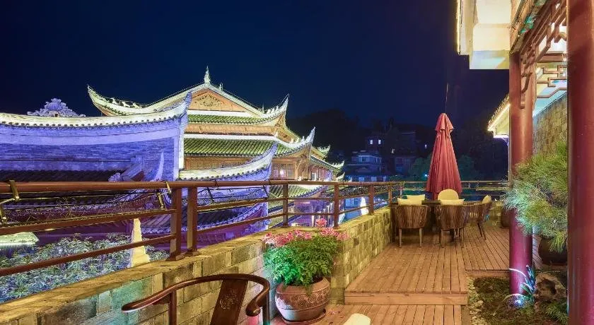 Floral Hotel Fengxue Yeguiren - Image 1