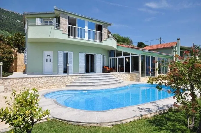Holiday Home Paola - Image 1