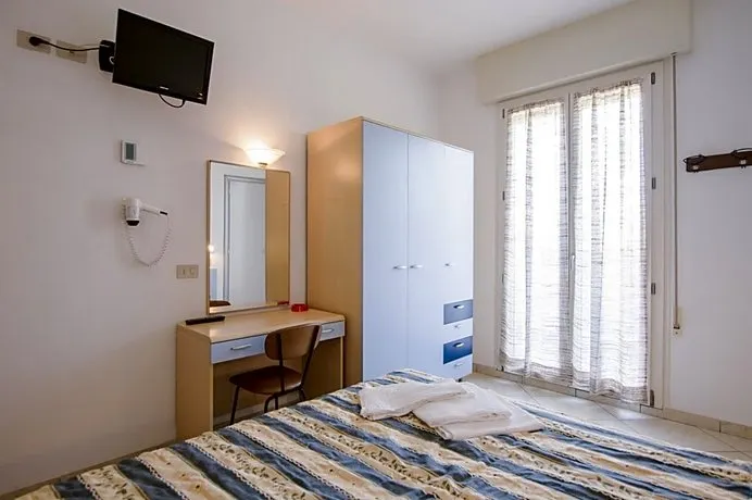 Hotel Edelweiss - Image 1