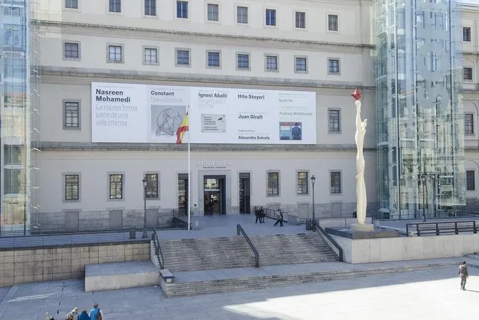 Friendly Rentals Museo Reina Sofia - Image 1