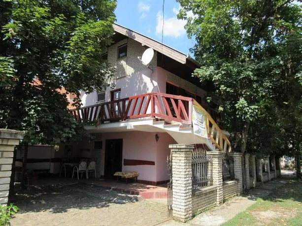 Tóth Apartmanok - Image 1
