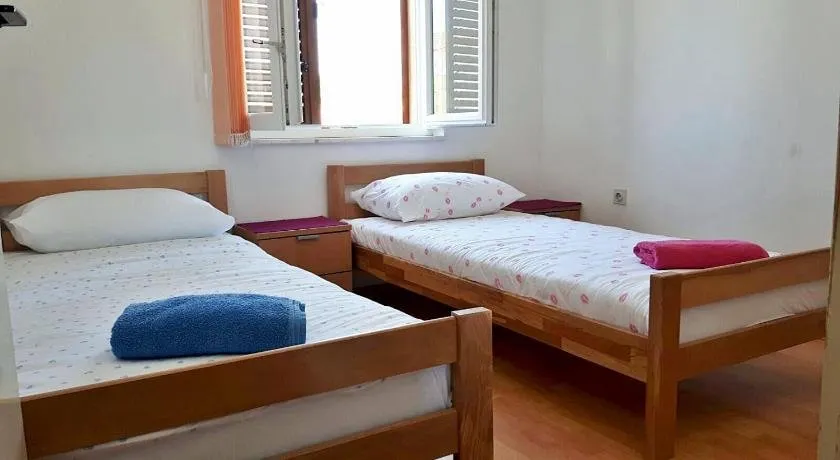Island Paradise Apartment - Image 1