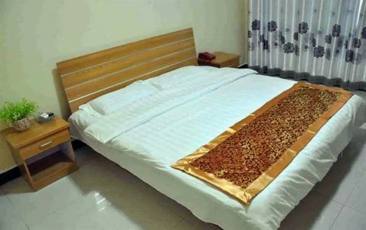 Yiju Business Express Hotel - Image 1