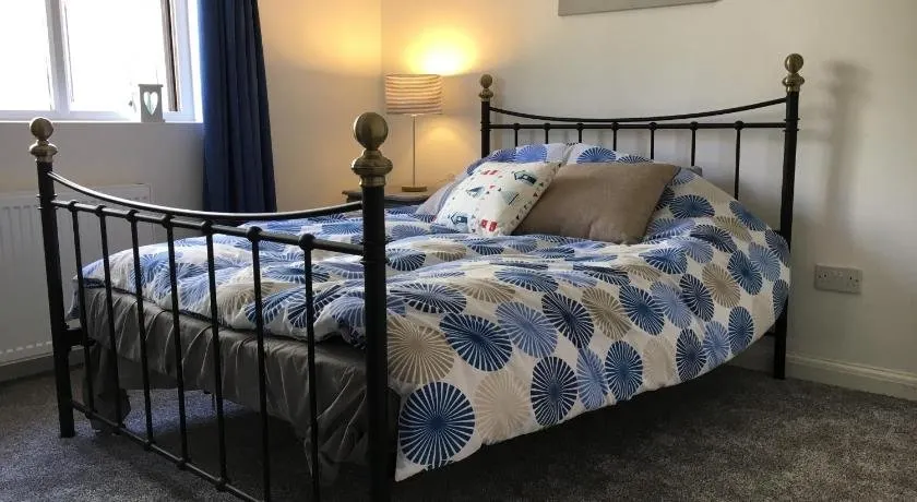 Stunning, Newly Renovated, Townhouse in Central Dawlish - Image 1
