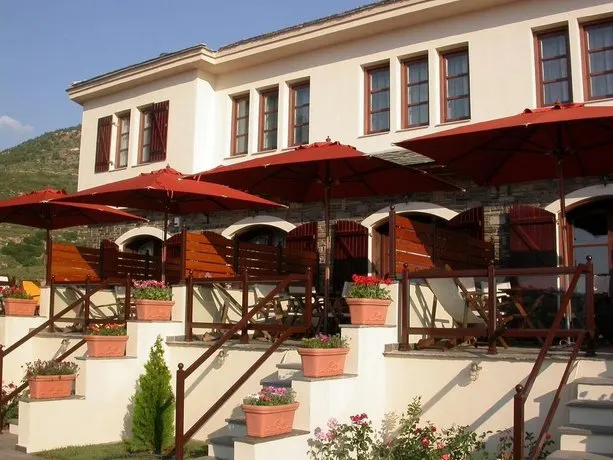 Smaragdi Luxury Apartments - Image 1