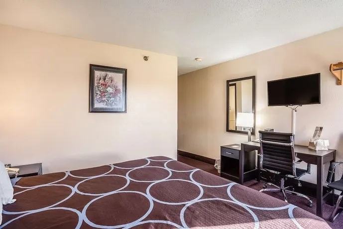 Americas Best Value Inn Galesburg - Image 1