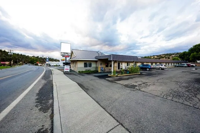 OYO Riverside Inn John Day OR - Image 1