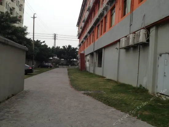 Jinhong Business Hotel (Dasheng Village, Machong Town, Dongguan) - Image 1