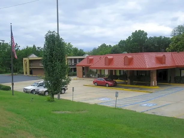 Selma Hotel - Image 1