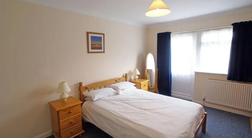 Gurnard Pines Holiday Village - Image 1