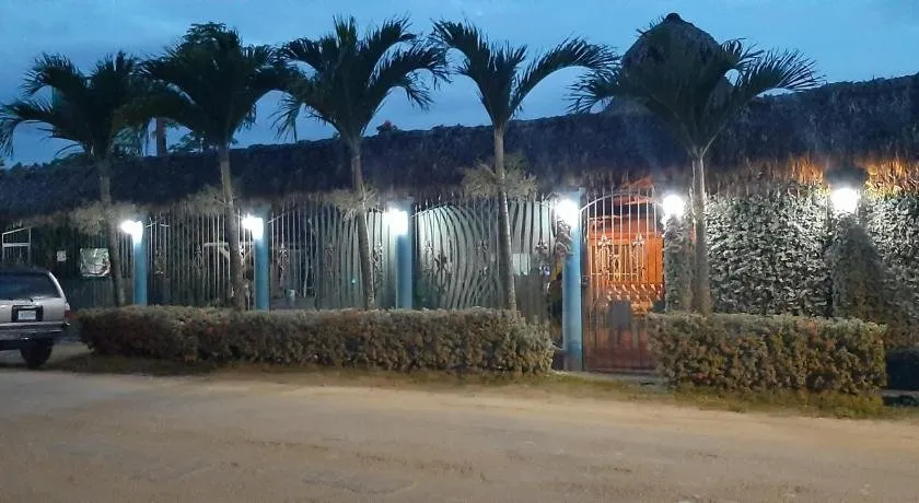 Mauras Tropical Mini Hostel & Tours - Image 1