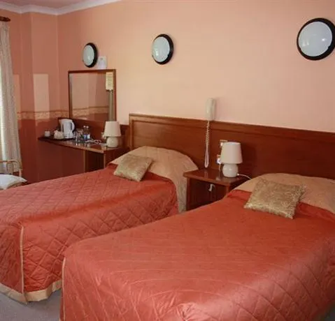 The Rising Sun Guesthouse Bar & Restaurant - Image 1
