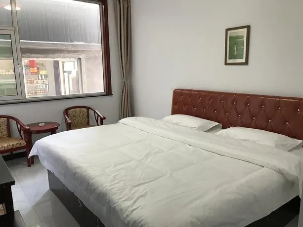 Wutaishan Holiday Inn - Image 1