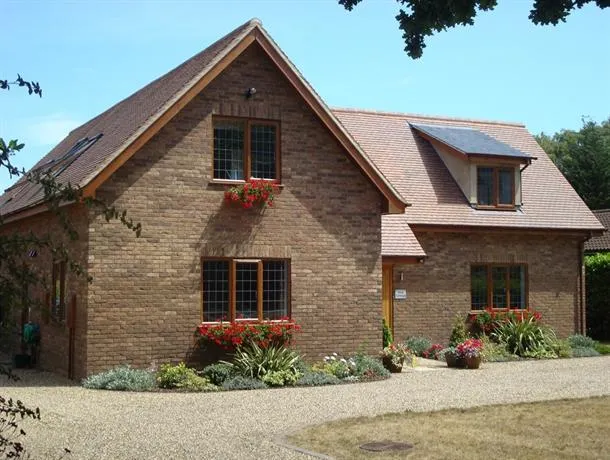 Swiss Cottage - Image 1