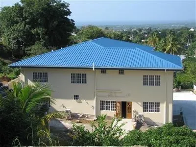 Island Vacation Inn - Image 1