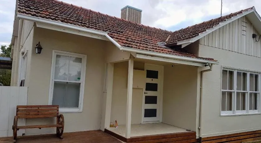 Homely Getaways - Eighth Street Mildura - Image 1